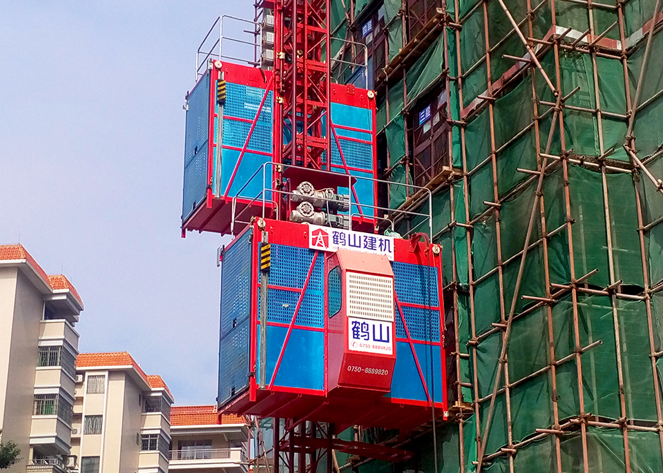 建筑施工升降机的安装和使用注意事项